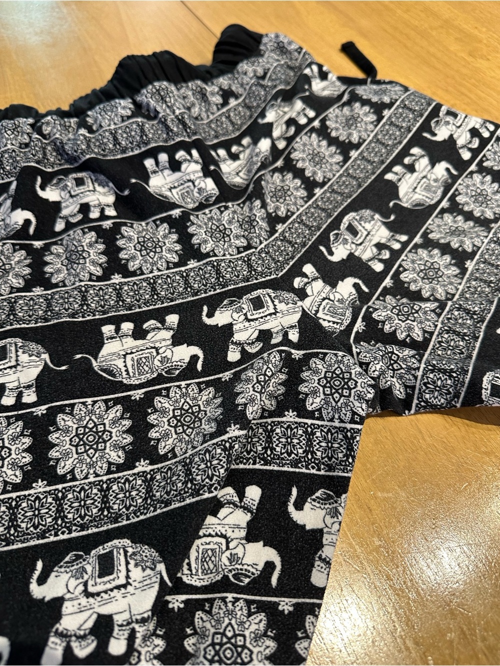 Black and White Elephant Print Jogger Pants with Elastic Waist Band Size Small - Picture 11 of 12